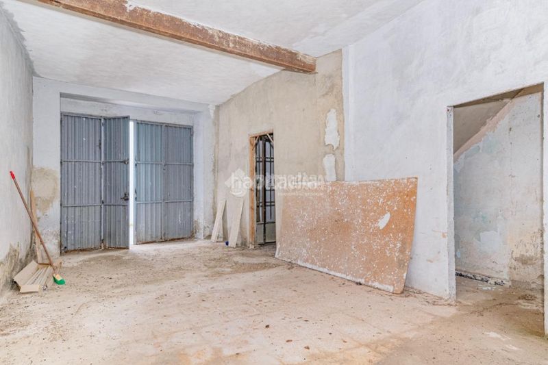 Foto acd9b2e4-4ced-47f2-8ec9-b0949fafca82. Casa aparellada a Centro Lucena