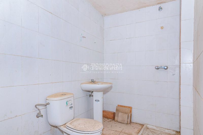 Foto bc6d0600-0642-4feb-a2ec-ce070b52c1cb. Casa aparellada a Centro Lucena