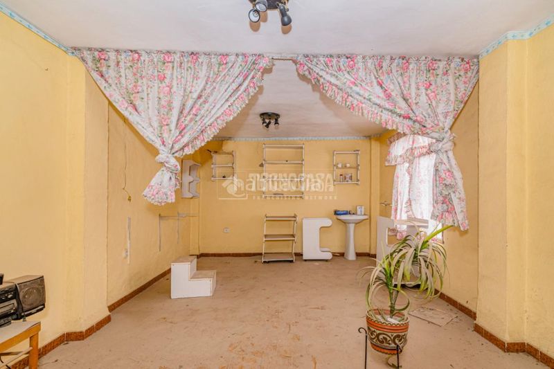 Foto db905130-cc26-422f-b8f3-d29ae7659f04. Casa aparellada a Las Tinajerías - Juderías Lucena