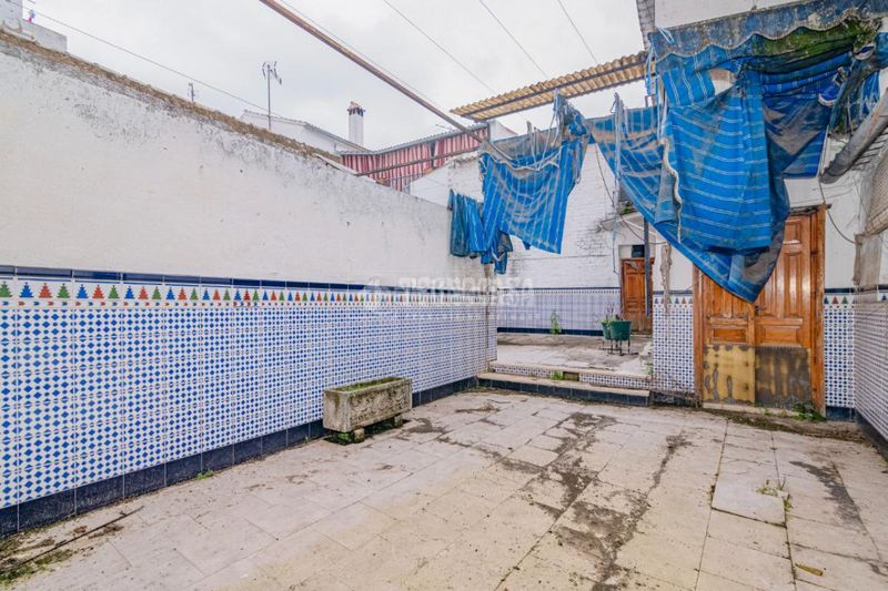 Foto e06965dd-5945-45f0-951f-c8a5ef0f8d9d. Casa aparellada a Las Tinajerías - Juderías Lucena