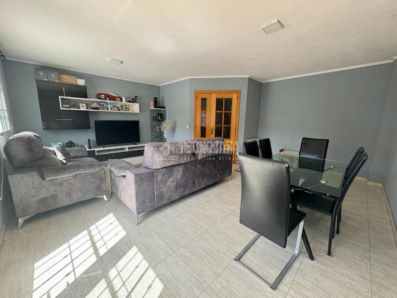 Foto 44a89d6b-56aa-4c17-9d05-e72b176e85a9. Casa aparellada amb calefacció a Alovera