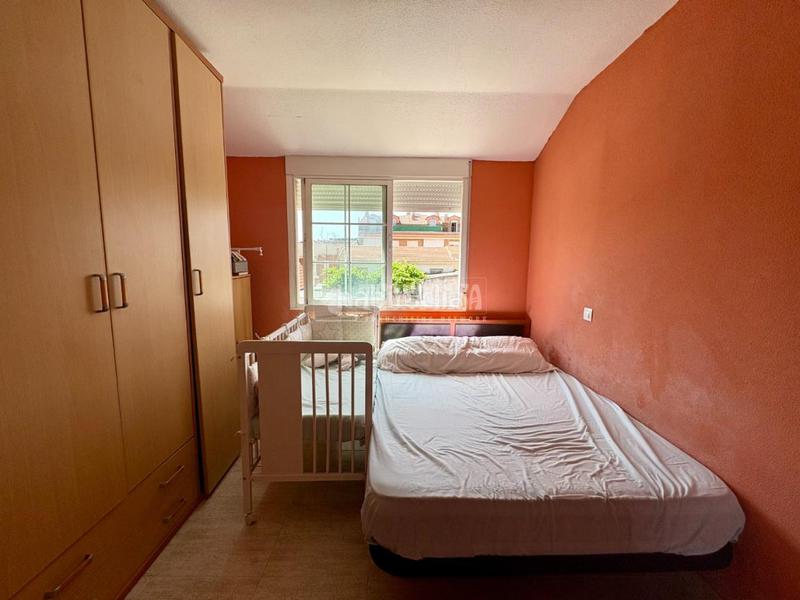 Foto 6525c322-25d2-4839-b4b9-d55e73f1e5df. Casa aparellada amb calefacció a Alovera