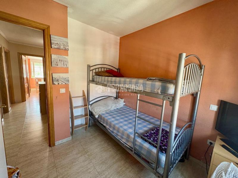 Foto 7332b3ba-9562-4e28-97f6-3e720c4bf845. Casa aparellada amb calefacció a Alovera