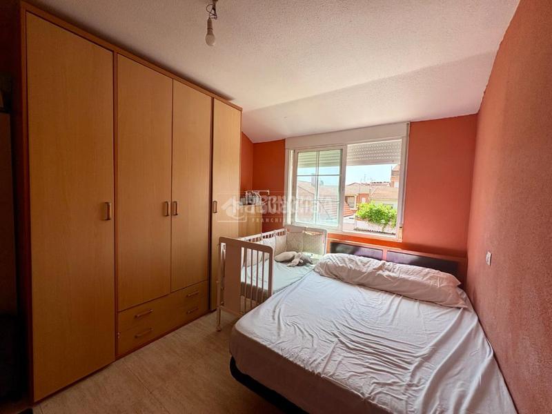 Foto a9744a7e-3197-4b1f-9d36-0c59648f0913. Casa aparellada amb calefacció a Alovera