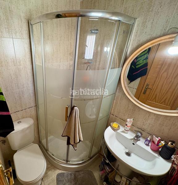 Foto c6f8e4cb-001c-45c4-a6cc-32c5d718fabc. Casa aparellada amb calefacció a Alovera