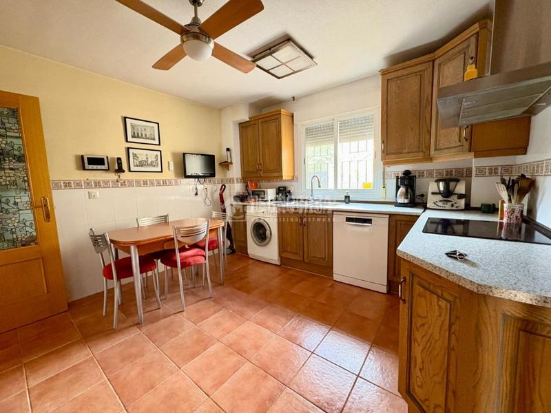 Foto 645bd3a8-b1fc-4375-8ea5-6b312deac81b. Doppelhaus mit heizung parking pool in Alovera