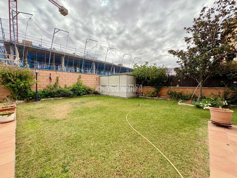 Foto c287c55b-f110-416a-87d5-c81b191f4e66. Doppelhaus mit heizung parking pool in Alovera