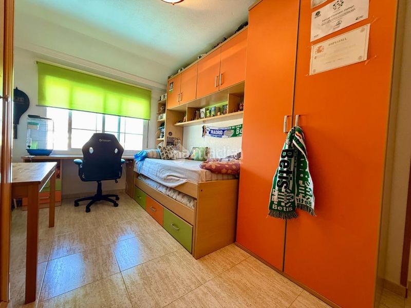 Foto a7a341ba-4ac8-4935-a39a-2ba8042182b1. Casa aparellada amb aparcament a Alovera