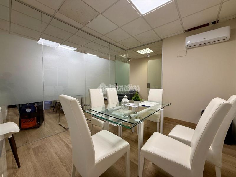 Foto 1cf51d99-9492-4d6b-ae0a-7eb2a9446138. Local comercial a Quer