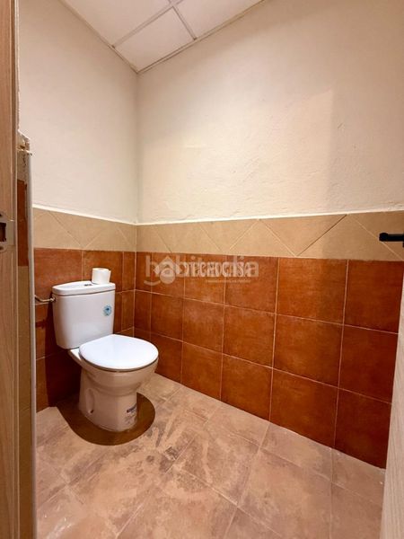 Foto 84c9986d-b05b-4be4-9ec8-7631464d9917. Local comercial a Quer