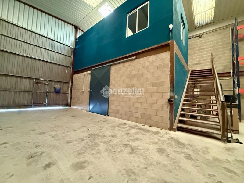 Foto a5447744-fd9d-476b-a414-5bfd61714f1b. Local comercial a Quer