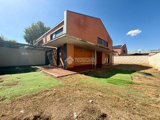 Maison jumelée à Alovera. Casa en venta en alovera