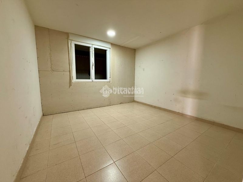 Foto acedd7d8-3b63-4403-bdf6-53e8da937426. Casa aparellada amb calefacció a Alovera