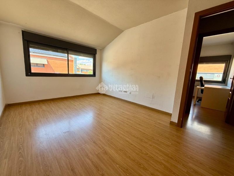 Foto b90a9aae-9389-472d-95af-a14c247d775b. Casa aparellada amb calefacció a Alovera