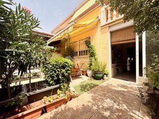 Casa aparellada a Alovera. Casa en venta en alovera