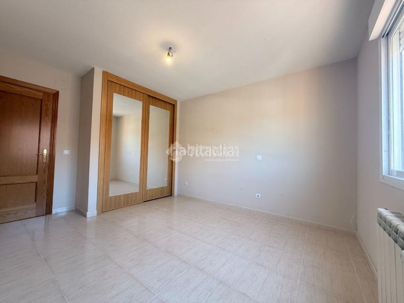 Foto 14b4b8d9-e31d-41a4-855f-ce46a6f7ad57. Casa pareada casa en venta en Alovera