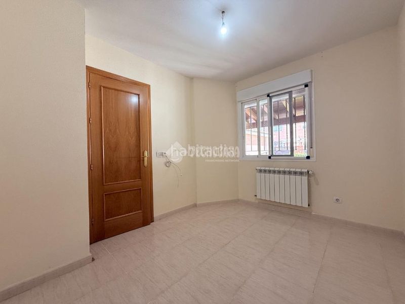 Foto 348cb5a3-9884-4bcb-af87-cc2edf120271. Casa pareada casa en venta en Alovera