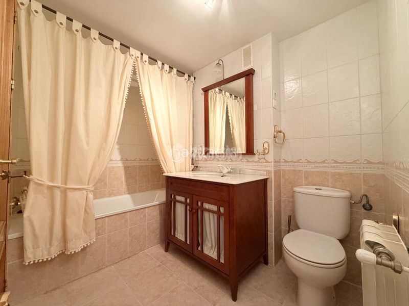 Foto 415ea9dd-3989-4d69-93dd-f7ad578f228e. Casa pareada casa en venta en Alovera