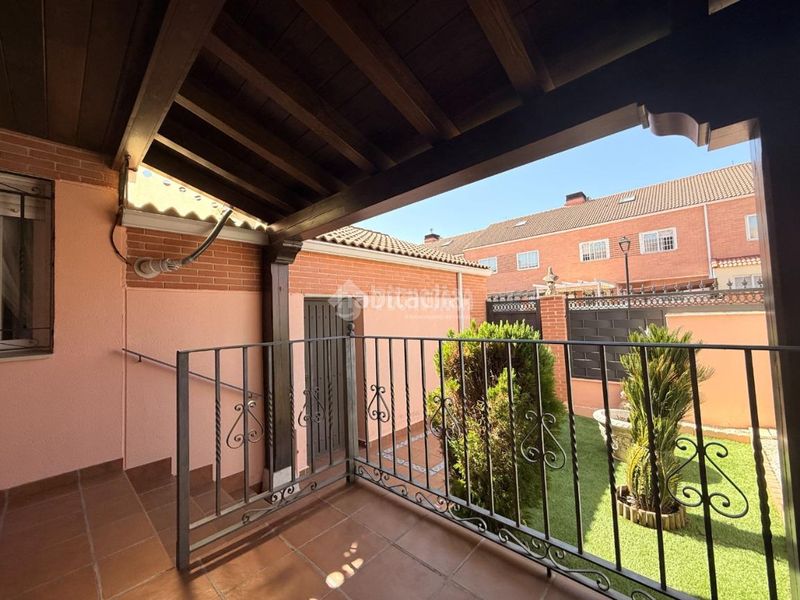 Foto b99a99bc-2d42-48d1-8fb1-5ce778525c68. Casa pareada casa en venta en Alovera