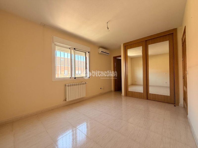 Foto f3ca15f9-c11b-4f93-839a-6c1c77b21937. Casa pareada casa en venta en Alovera
