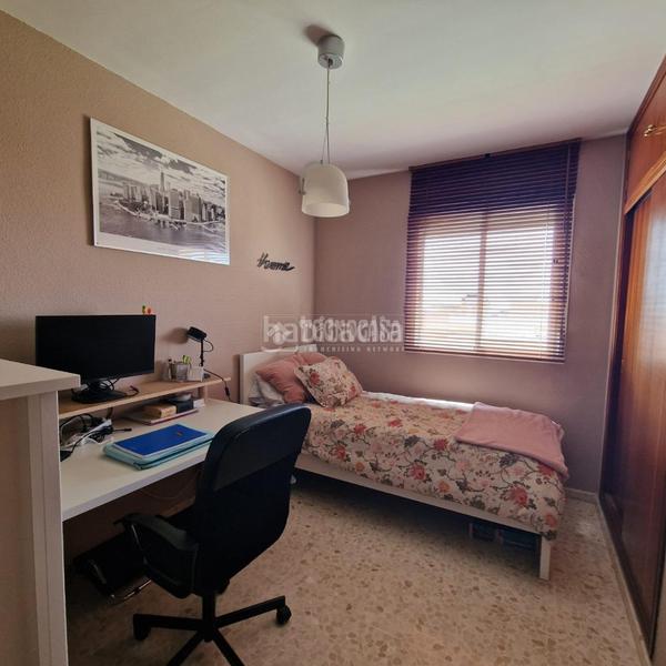 Foto a6724ef9-b662-4150-919c-8a64b2e43fbf. Piso  en venta en colores - entreparques Sevilla
