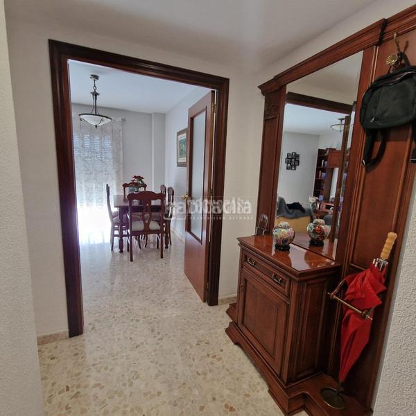 Foto eaffb4a1-d8d7-4e37-ad4b-25f53b0a5848. Piso  en venta en colores - entreparques Sevilla