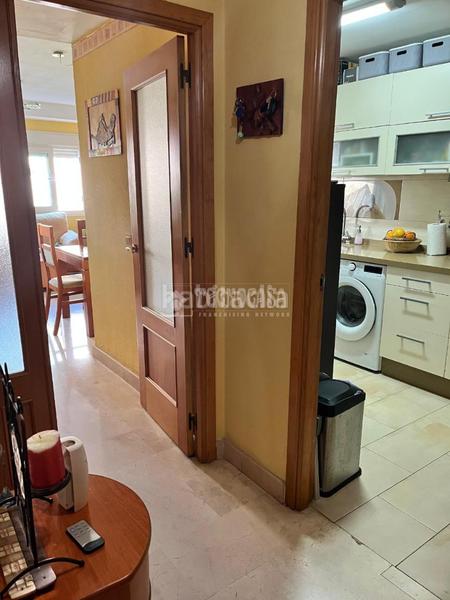 Foto 60e8d4a6-db35-4770-9b8d-cd0c2798a6e9. Piso  en venta en colores - entreparques Sevilla