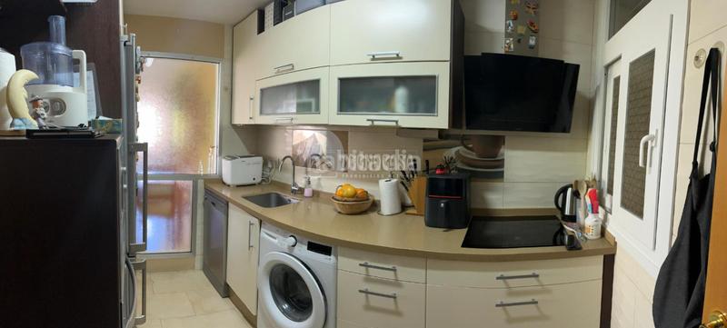 Foto e2e322ba-52f2-4534-a5bc-8b530c5e2067. Piso  en venta en colores - entreparques Sevilla
