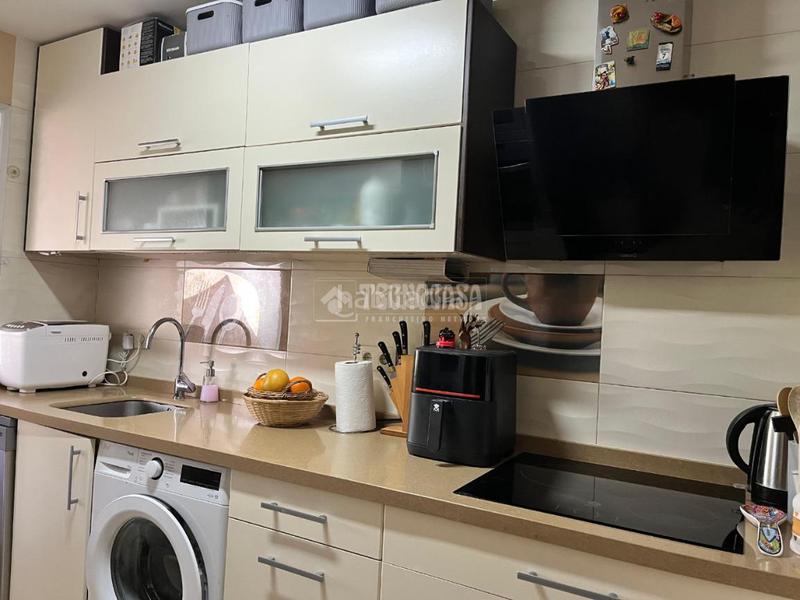 Foto fe9ab297-8d98-4d76-bd7e-5fb3493bd17d. Piso  en venta en colores - entreparques Sevilla