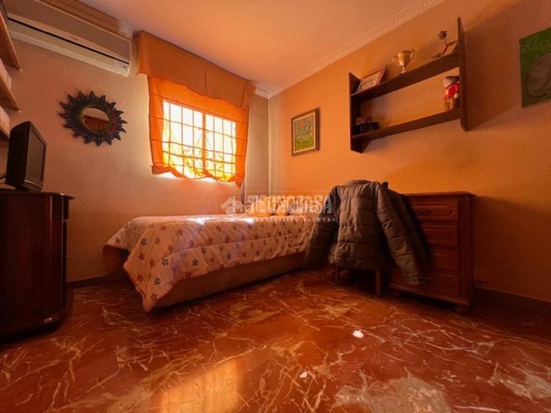 Foto 03e9166e-1bda-4a7e-9e3f-56d452601025. Casa pareada casa en venta en Urbadiez - Entrepuentes Sevilla