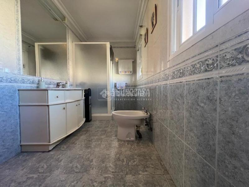 Foto 799ba046-e780-438b-871d-03c01f631663. Casa pareada casa en venta en Urbadiez - Entrepuentes Sevilla