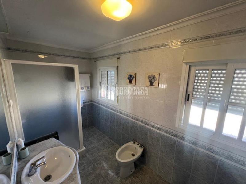 Foto a25cd5cb-83c0-410a-84c7-424eff2c7282. Casa pareada casa en venta en Urbadiez - Entrepuentes Sevilla