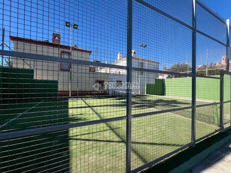 Foto b2616601-6052-4b53-a83a-9a2752bde934. Casa pareada casa en venta en Urbadiez - Entrepuentes Sevilla