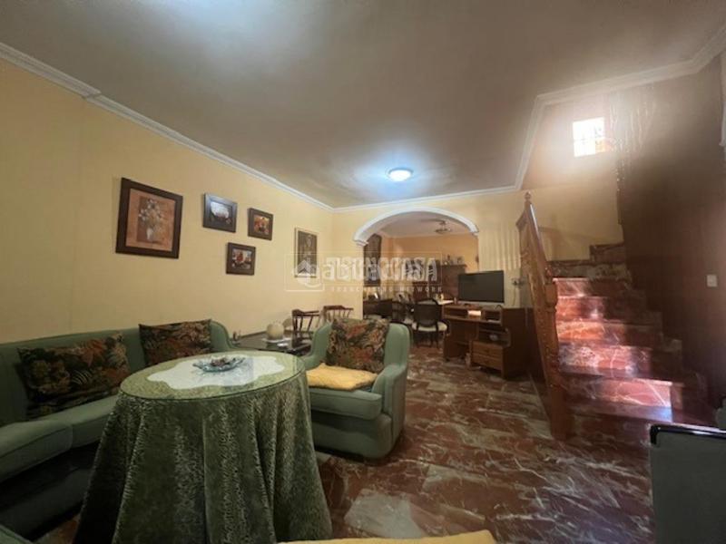 Foto c68cbefe-592a-49c4-93e3-6456bf00ee38. Casa pareada casa en venta en Urbadiez - Entrepuentes Sevilla