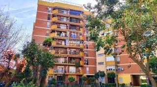 Parking coche en Sta. Aurelia - Cantábrico - Atlàntico - La Romería. Boxplaza de garaje en venta en sevilla