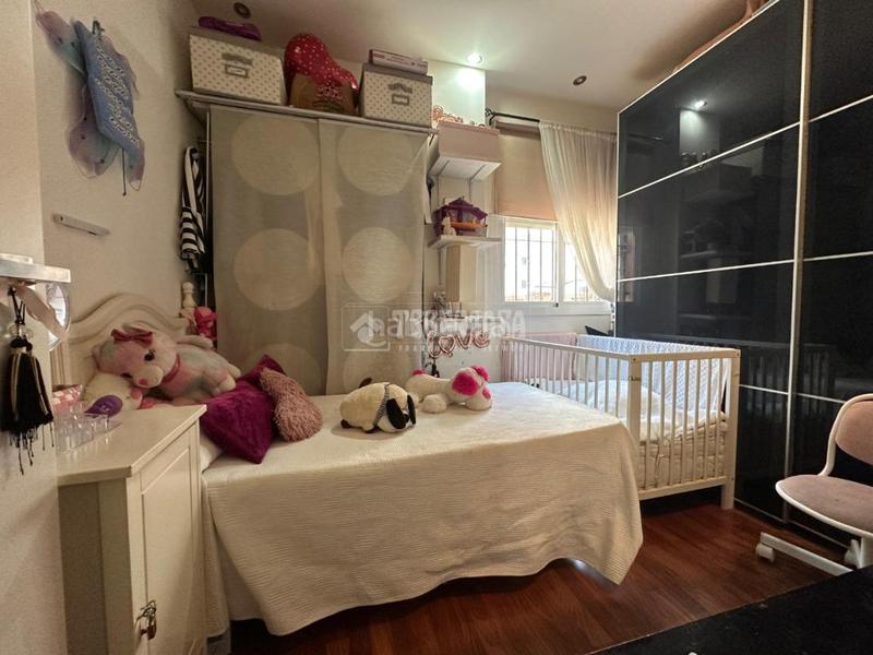 Foto 61538b86-d2c7-4083-8423-b0cf02d0b2ce. Piso  en venta en colores - entreparques Sevilla