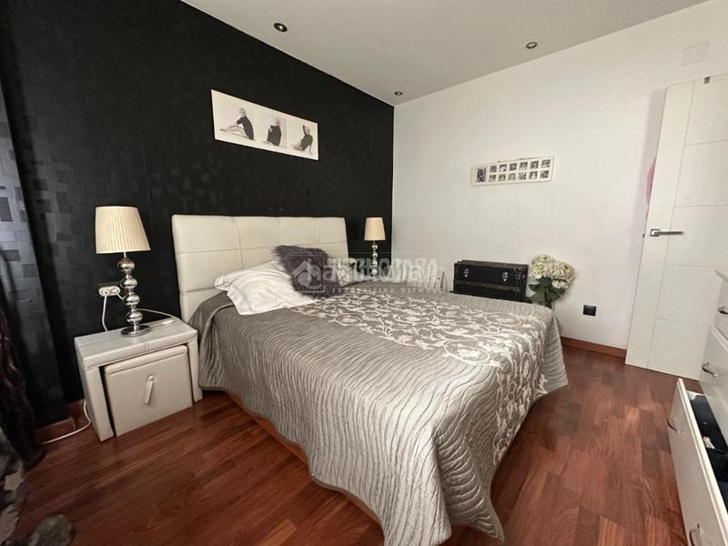 Foto b4236225-1612-40ea-bed8-6243f4de5f16. Piso  en venta en colores - entreparques Sevilla