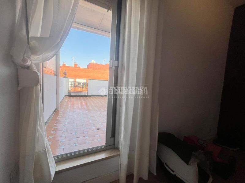 Foto c24ed858-6cf6-49c4-9802-8c83168a475a. Piso  en venta en Arenal - Museo Sevilla