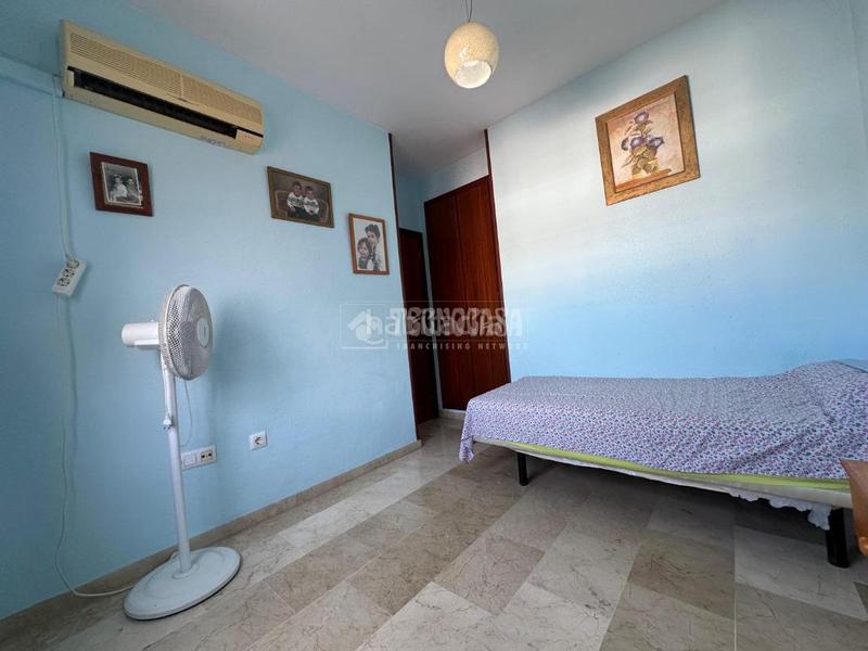 Foto 4ac8ae1d-4ae7-4d43-a112-661df95a0220. Pis amb aparcament a colores - entreparques Sevilla