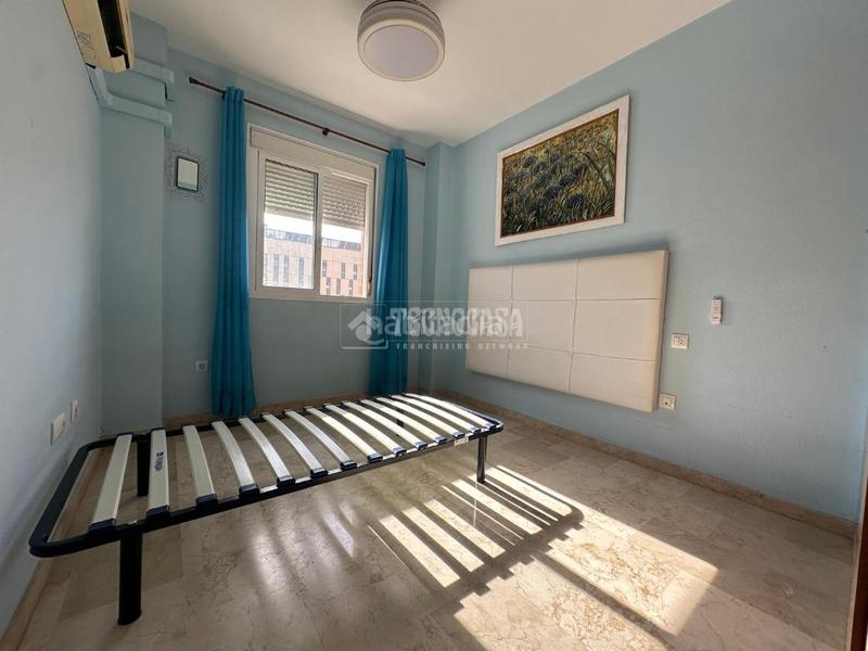 Foto 581513cb-4396-4da0-9d3b-931bbecd1fa9. Pis amb aparcament a colores - entreparques Sevilla