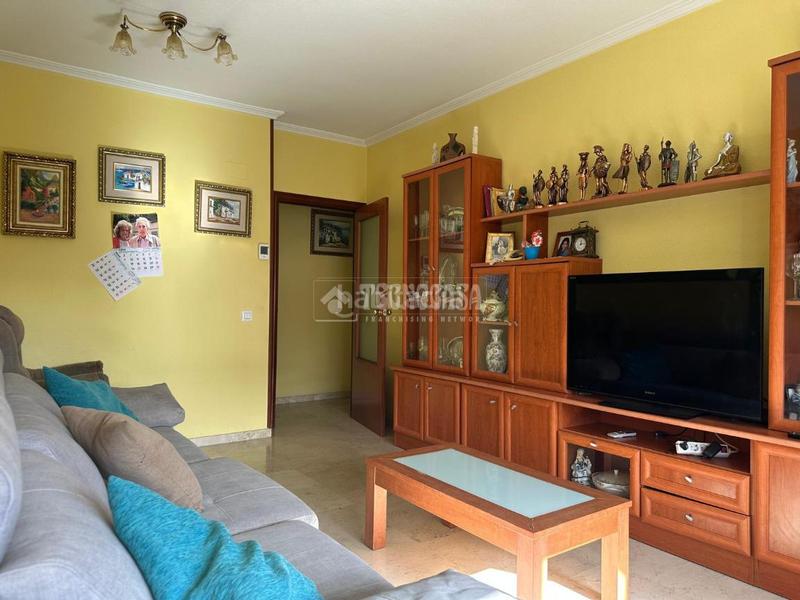 Foto 95d626e6-bd8a-4c35-9b0c-20007cb37150. Pis amb aparcament a colores - entreparques Sevilla