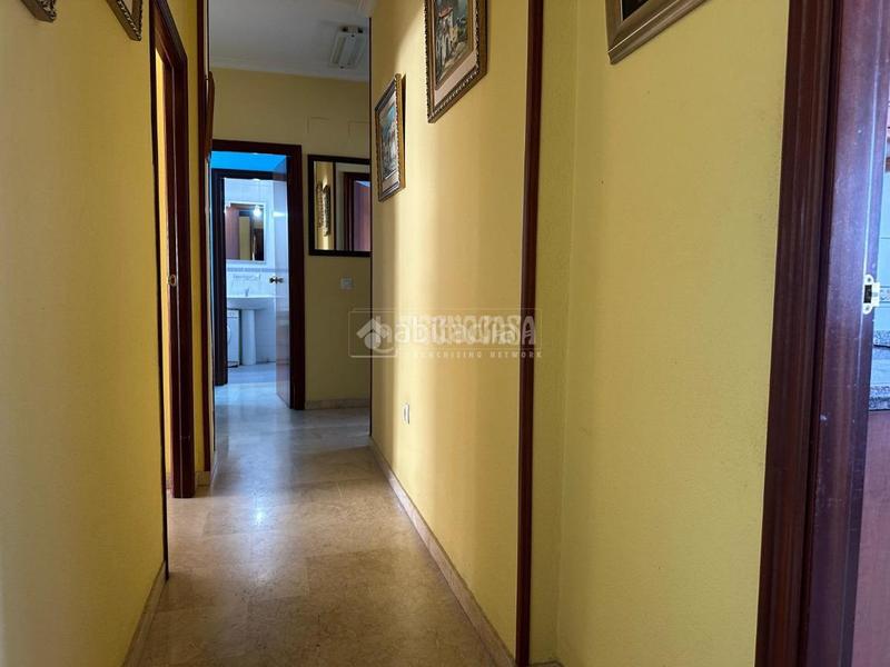 Foto ee478f83-4fb4-4d6d-b8bb-b6f00c682d5e. Pis amb aparcament a colores - entreparques Sevilla