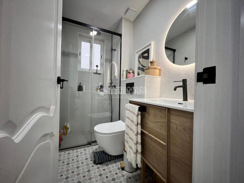 Foto 07dd7880-fcd6-4866-a6ec-20c6ba79adba. Pis amb calefacció a colores - entreparques Sevilla