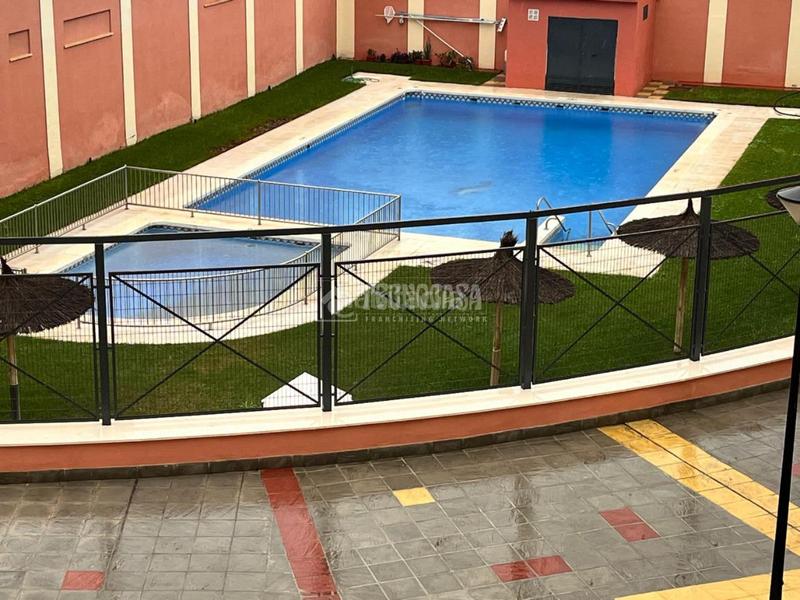 Foto 34613649-45b9-4ffb-84f4-c2b822731690. Piso  en venta en colores - entreparques Sevilla