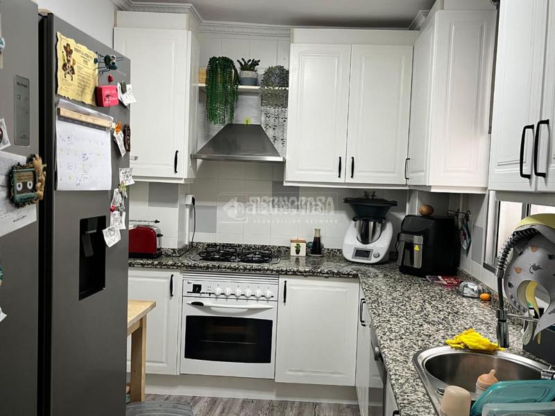 Foto 4a24f728-71f1-40eb-83ec-73668710fad6. Pis amb calefacció a colores - entreparques Sevilla