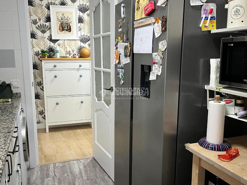 Foto 594aa614-6168-4d0f-b603-ca9def436673. Piso  en venta en colores - entreparques Sevilla