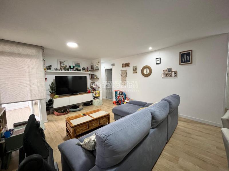 Foto cb917c8d-fda8-4dc7-b12b-39d7729c8442. Piso  en venta en colores - entreparques Sevilla