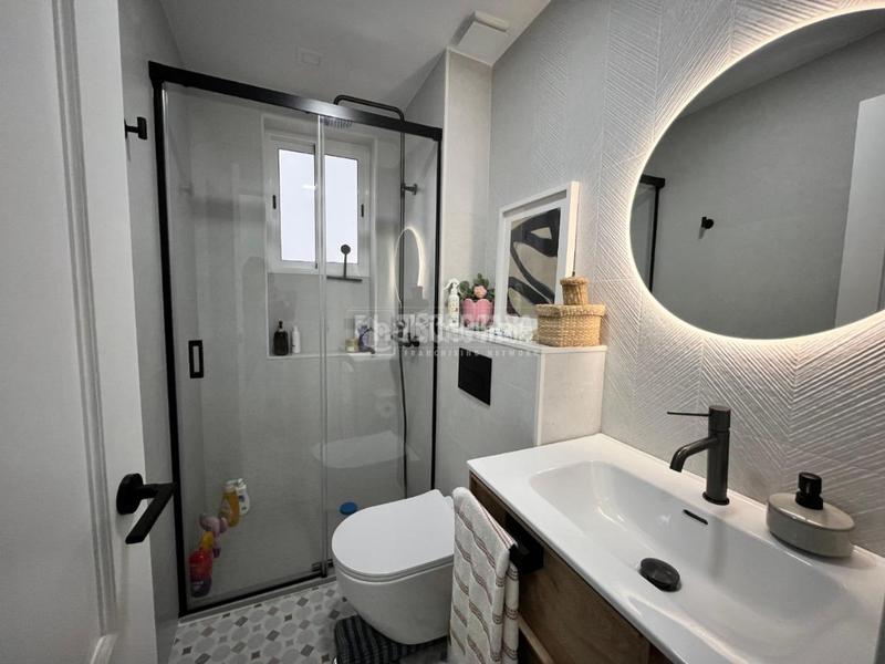 Foto dd03e641-d3a9-4446-ae13-75eb82a4cb60. Pis amb calefacció a colores - entreparques Sevilla