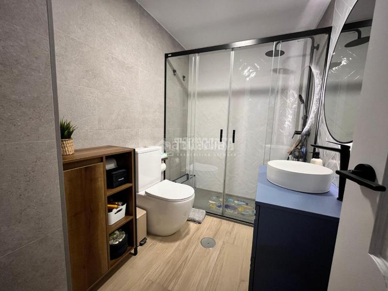 Foto f08a2af9-2bb9-48b4-95f2-786d39423b0d. Piso  en venta en colores - entreparques Sevilla