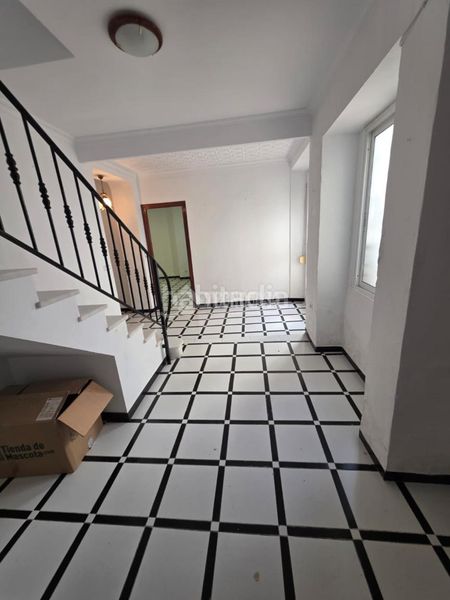 Foto fbe1d7e1-b661-4c2a-8c1b-f0950506b22a. Casa a Montilla